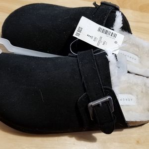 Aeropostale ,Black slides with tags size 7
